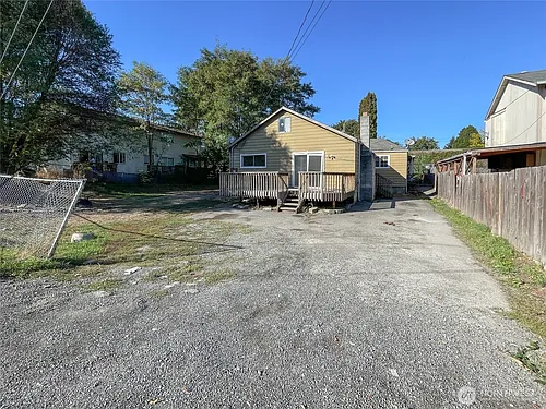 618 5th St SE #B Photo 1