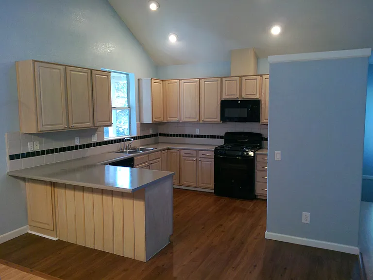 7950 Canyon Dr — Photo 4