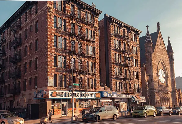 Rented by Uptown Flats LLC | media 32