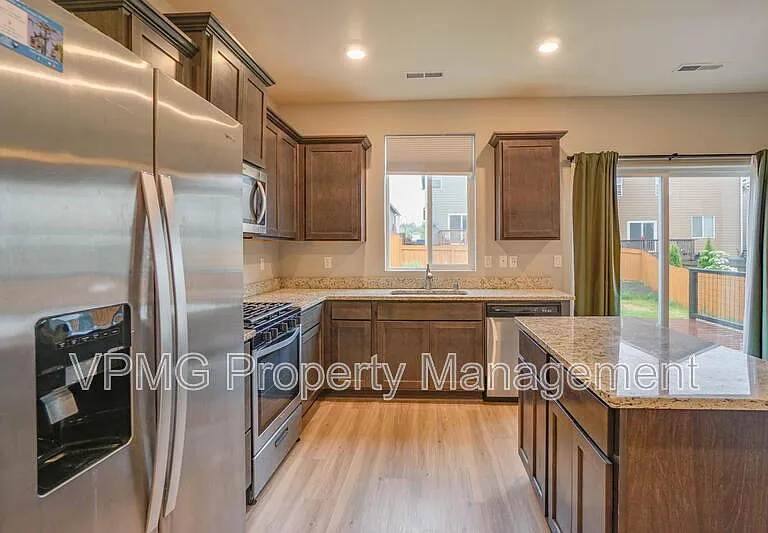 1423 W 16th Ave — Photo 8