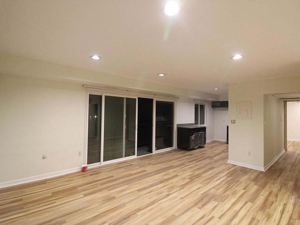 1st image of 3230 S 28th St #403A