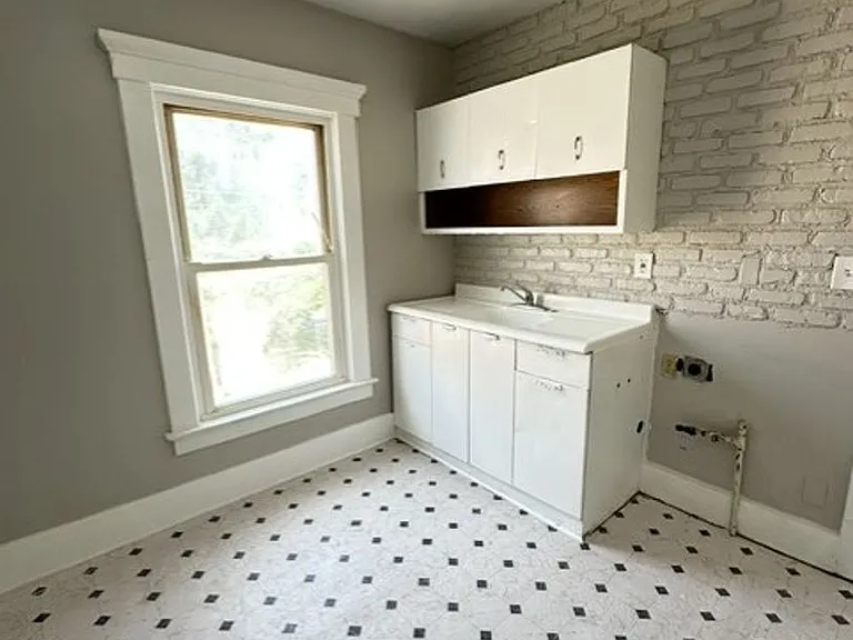 1257 E Erie Ave — Photo 2