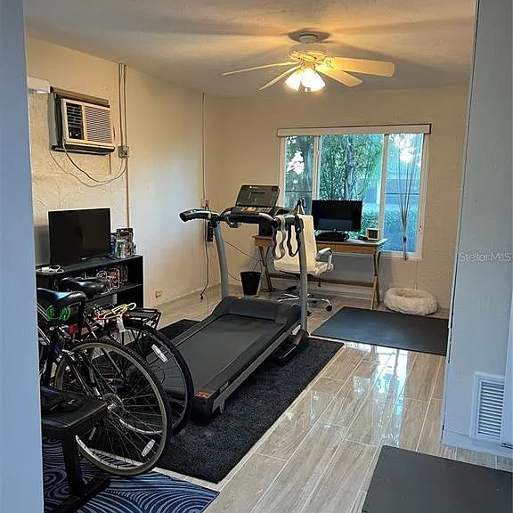 2460 E Vina Del Mar Blvd — Photo 10