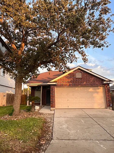 4910 Crestwood Hill Dr Photo 1