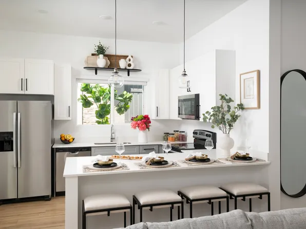 Bungalows on Cotton Lane, 7315 N Cotton Ln, Litchfield Park, AZ 85340