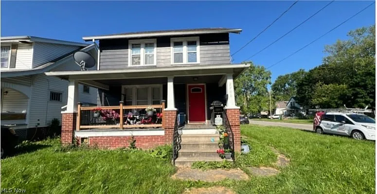 2706 Lexington Ave photo 1