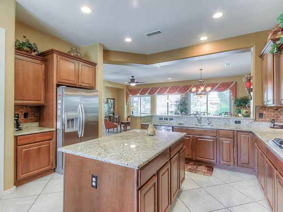 5th image of 26490 W Runion Dr