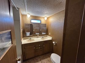 808 1/2 W Missouri Ave, Artesia, NM
