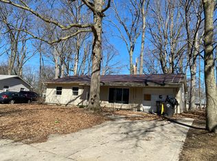 1730 Pacific Dr, Fort Wayne, IN 46819