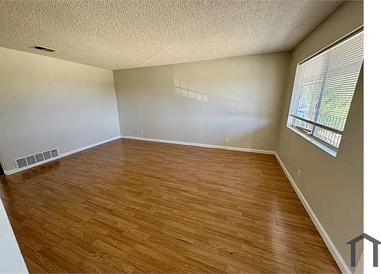 2 bed, 1000 sqft, $2,875 — Photo 2