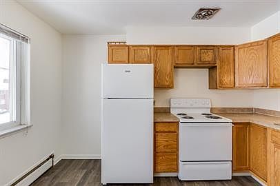 2nd image of 718 Colonial Manor Dr #10535881
