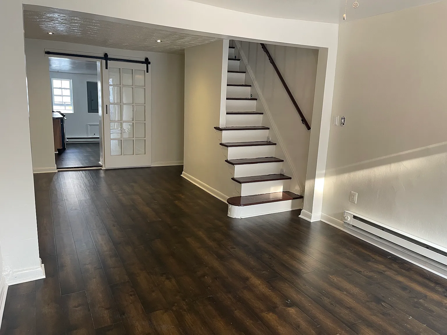 2 bed, 885 sqft, $1,950 — Photo 3