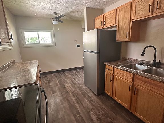 3rd image of 2457 Dawnlight Ave