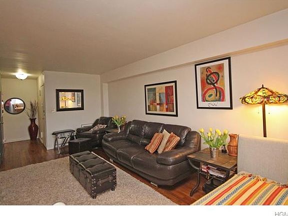 4th image of 42 Pine St APT 5P