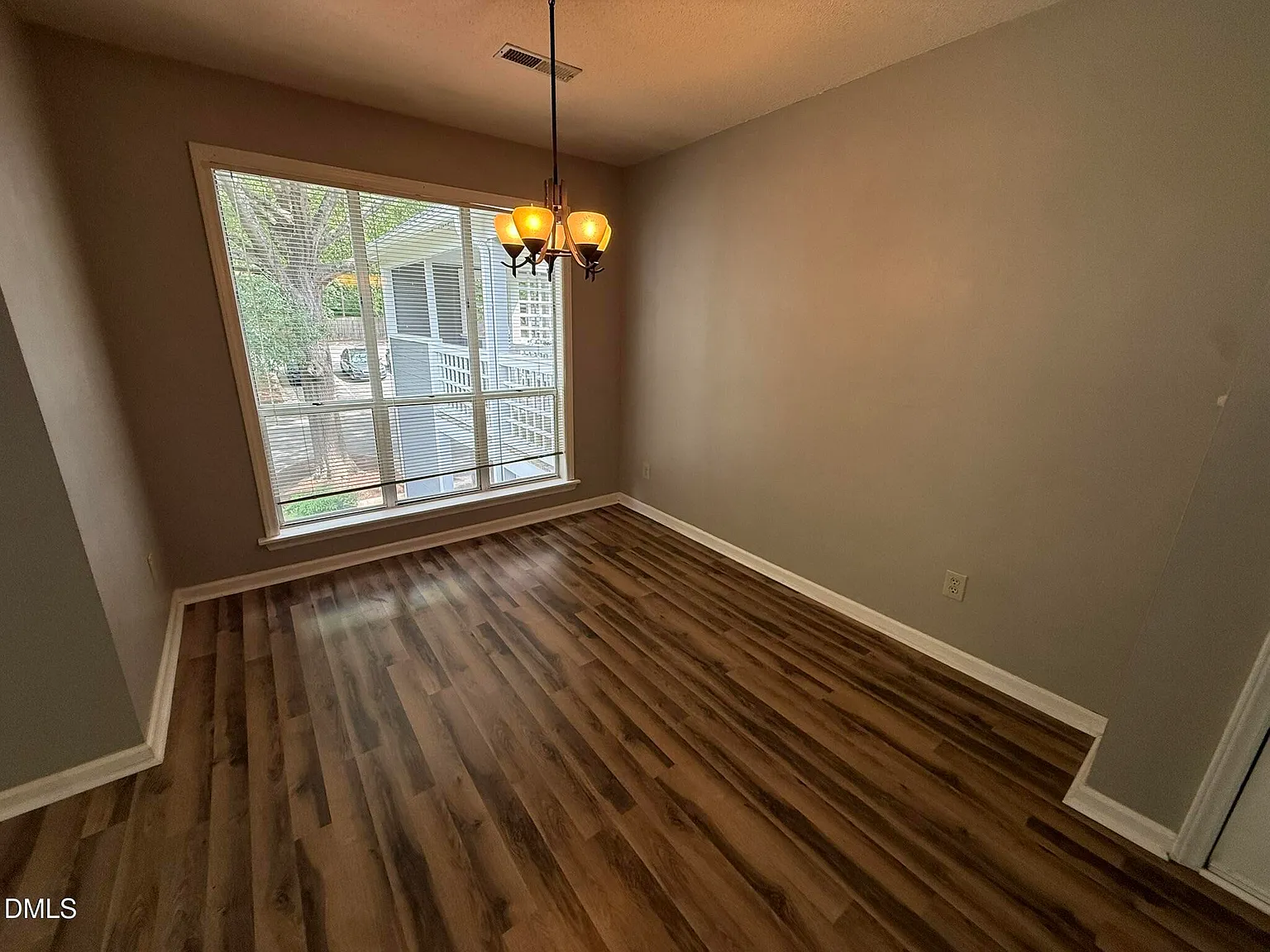 2 bed, 2.0 bath, 1061 sqft, $1,495 — Photo 4