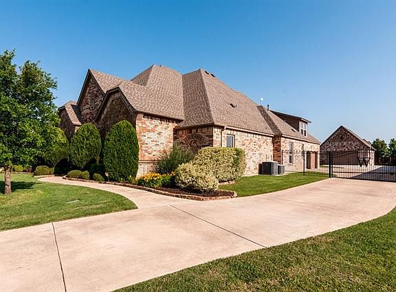 3rd image of 1332 Whisper Willows Dr