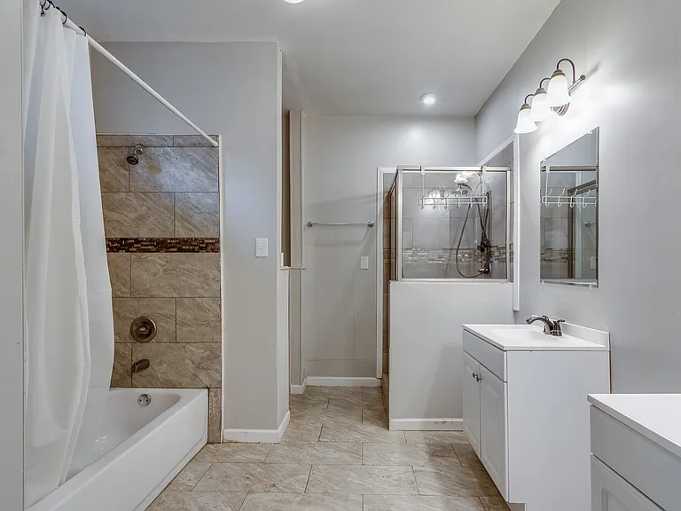 2293 Jackson Ave — Photo 13