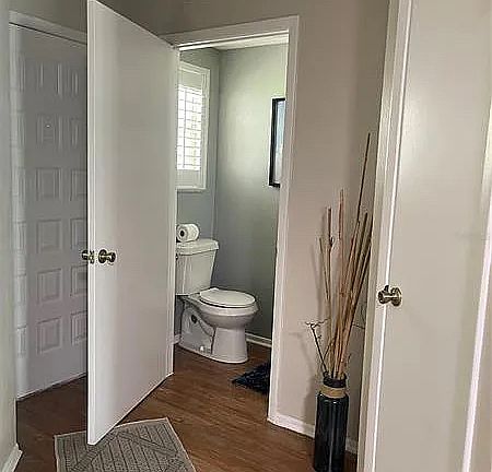 3rd image of 2812 Lancaster Ct