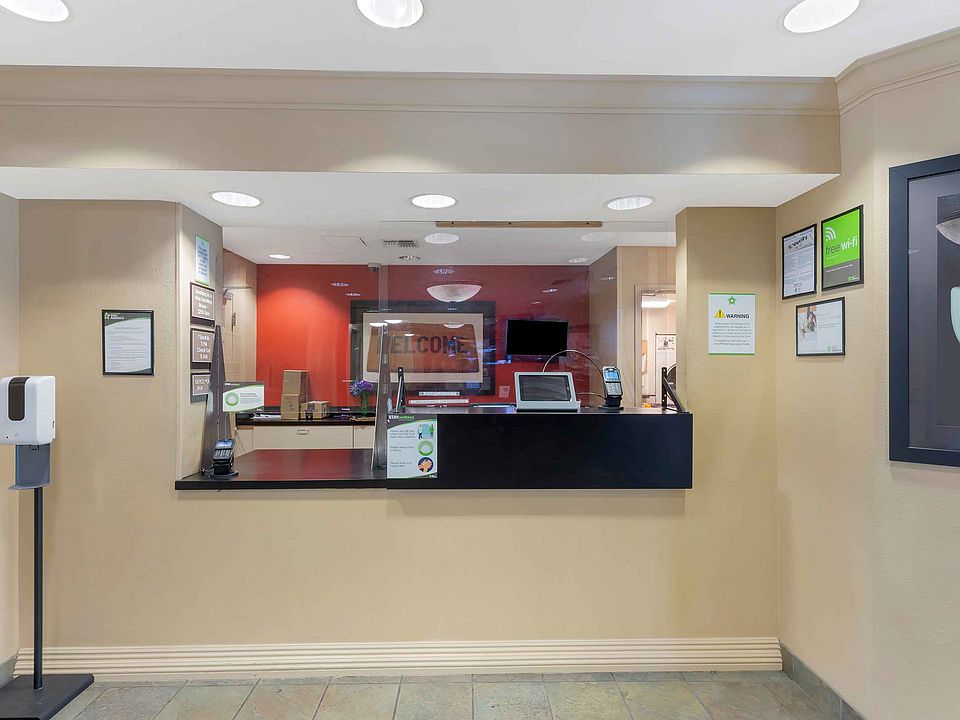 Lobby and Guest Check-in
