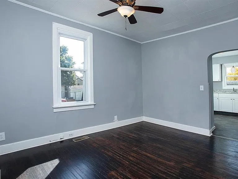 340 S Wood St — Photo 19