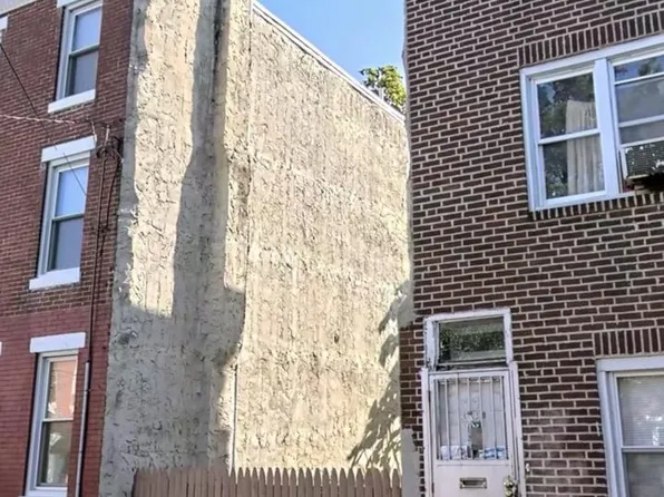 1917 E Albert St, Philadelphia, PA 19125