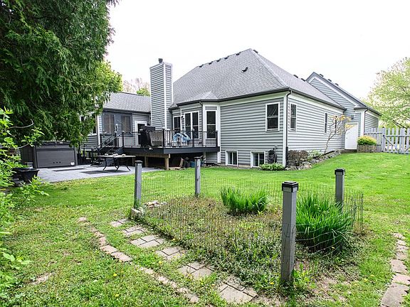 4th image of 370 Smythe DRIVE
