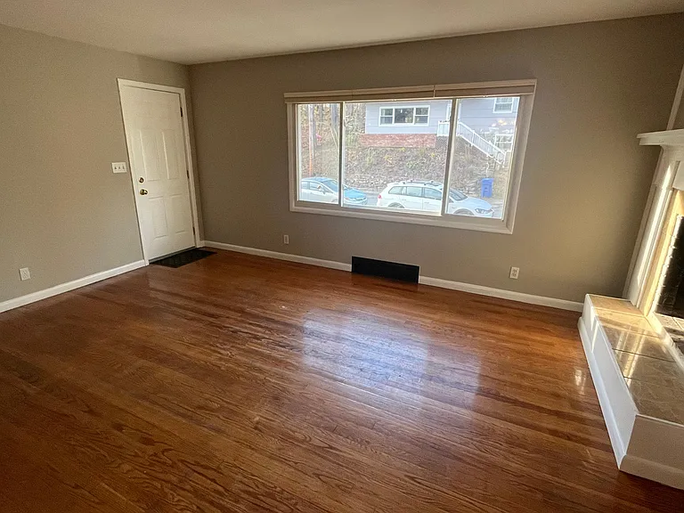 36 Rivermount Ter #A — Photo 11