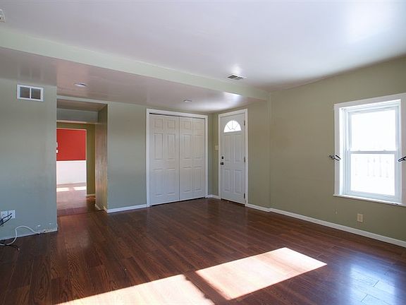 4th image of 38080 N North Ave