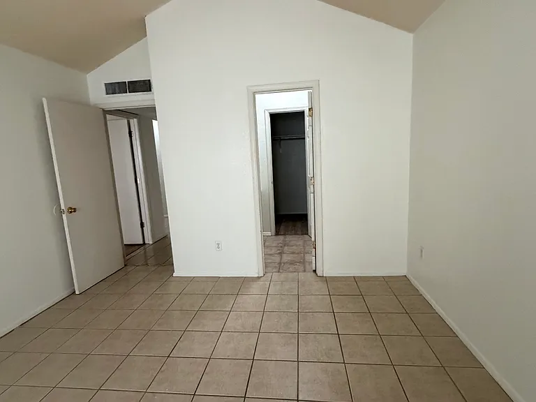 344 Bartlett Dr #E — Photo 31