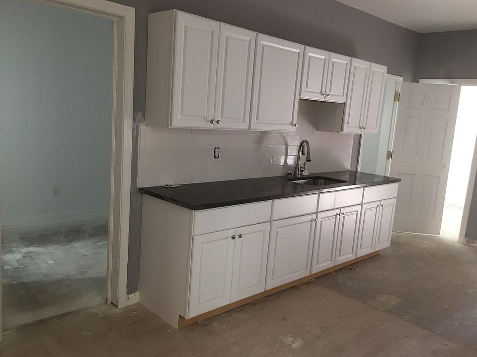 2nd image of 306 Howard Ave #1