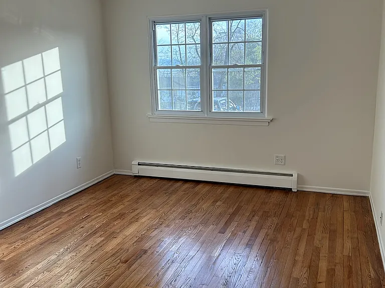 8 Colonial Rd #8 — Photo 9