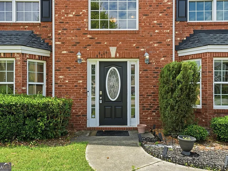 3951 Oak Field Dr — Photo 4