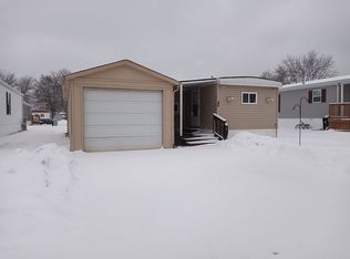 49 Grant Dr, Highland, MI 48357