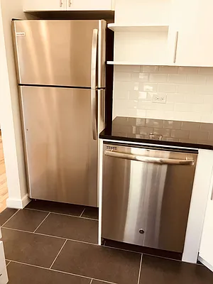 Rented by Metropolis Real Estate of Manhattan | media 6