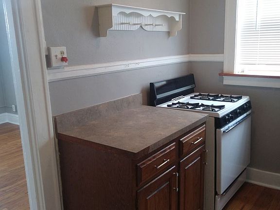 3rd image of 5056 Chippewa St #2E