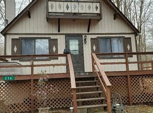 216 Croasdale Ct, Pocono Lake, PA