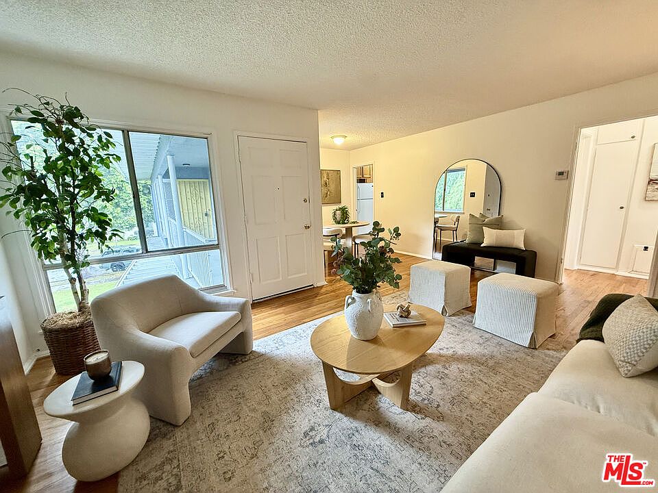 ホワイトスノー 5773 Clemson St, Los Angeles, CA 90016 | MLS #26656257 | Zillow
