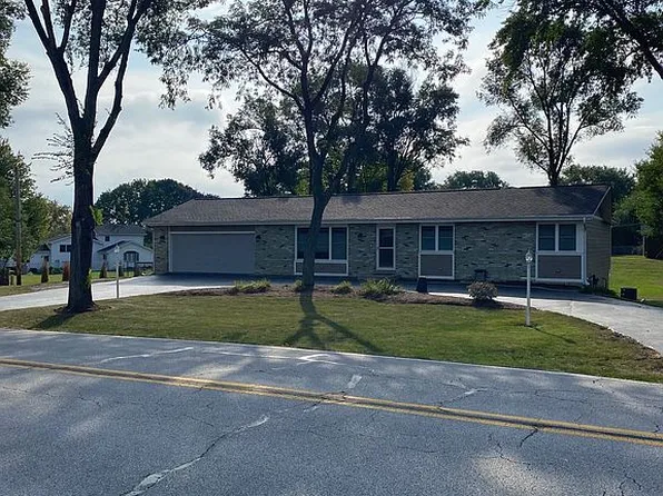 29W207 Smith Rd, West Chicago, IL 60185