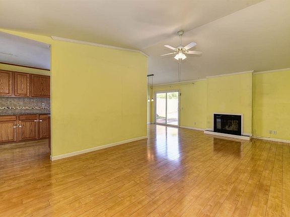 5th image of 3505 Lindenwood Way