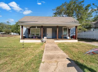 702 W 7th St, Bonham, TX 75418