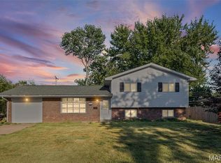 20 Chaucer Dr, Belleville, IL 62226