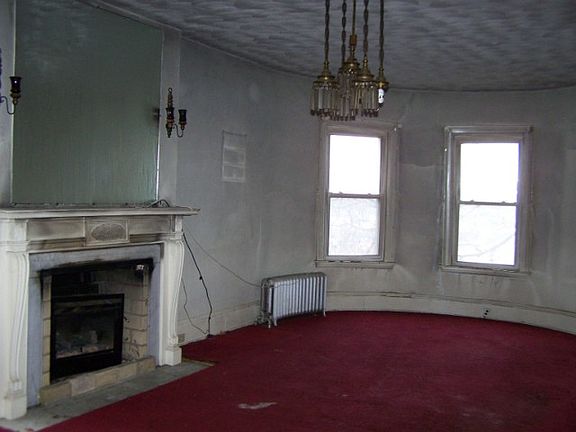 4th image of 1015 Quincy St