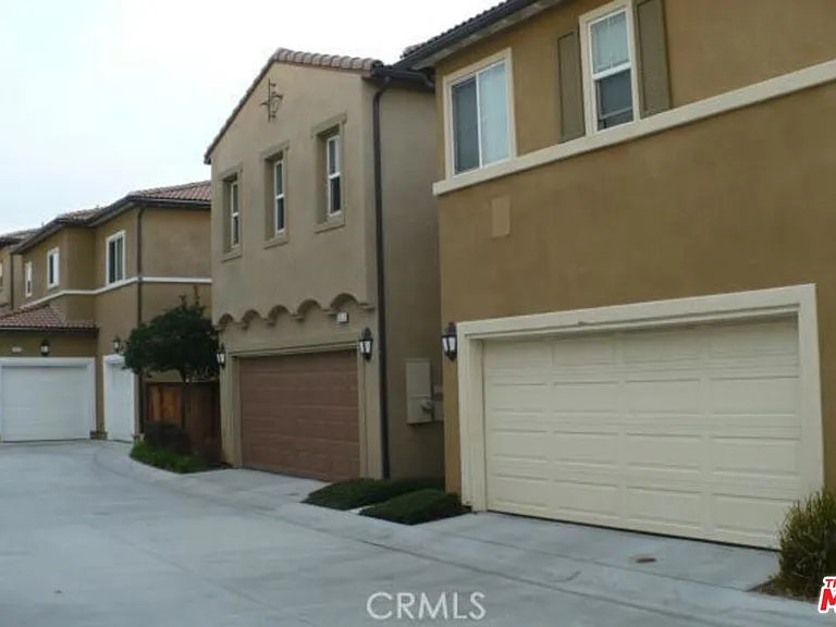 3653 W Medici Ln — Photo 2