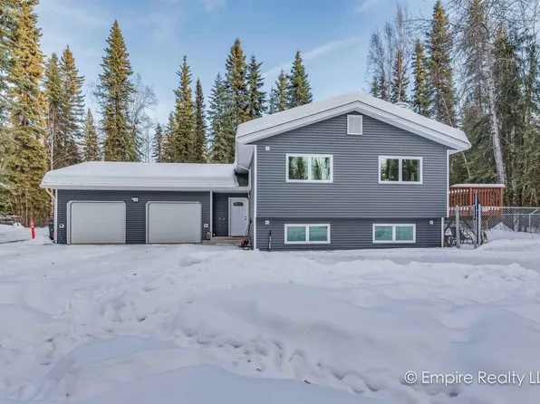 3039 Victoria Cir, North Pole, AK 99705