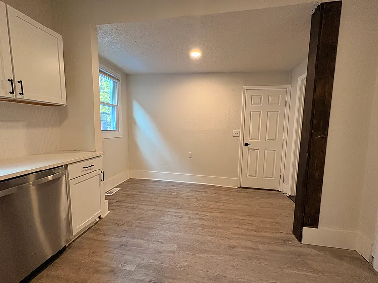 3011 Holmes St — Photo 11
