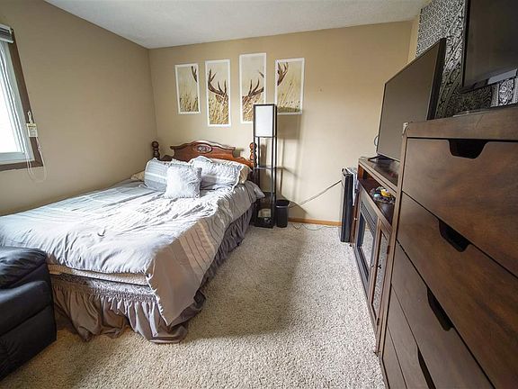 5th image of 1929 Carriage Hill Dr