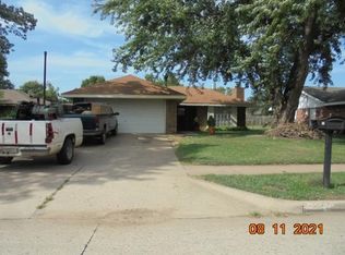 137 Lansbrook Rd, Ponca City, OK 74601