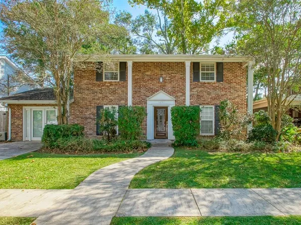 121 Hazel Dr, River Ridge, LA 70123