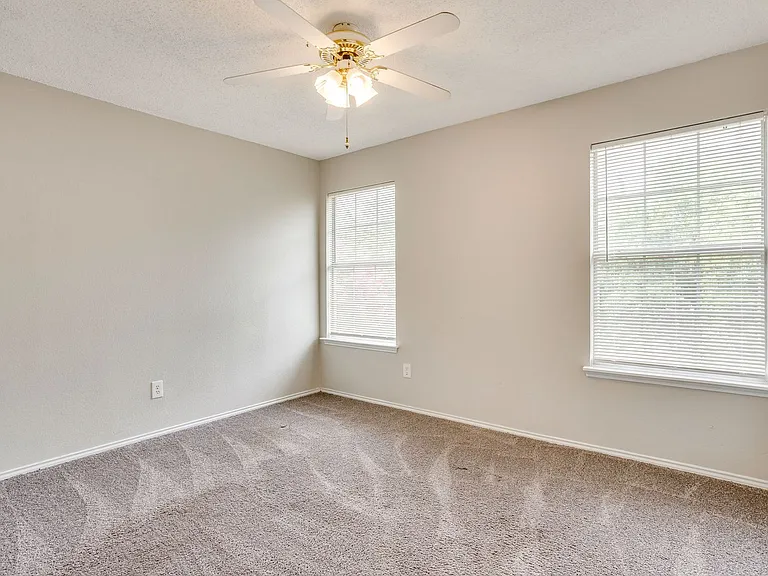 2701 Clovermeadow Dr — Photo 39