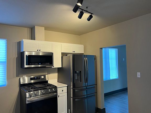 5th image of 1010 S 15th St